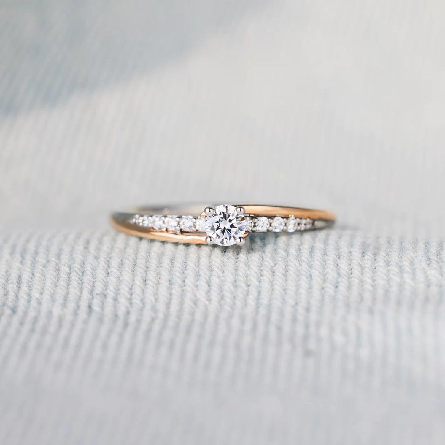 Inlaid Zircon Bicolor Rose Gold-Plated Ring Carauana Store