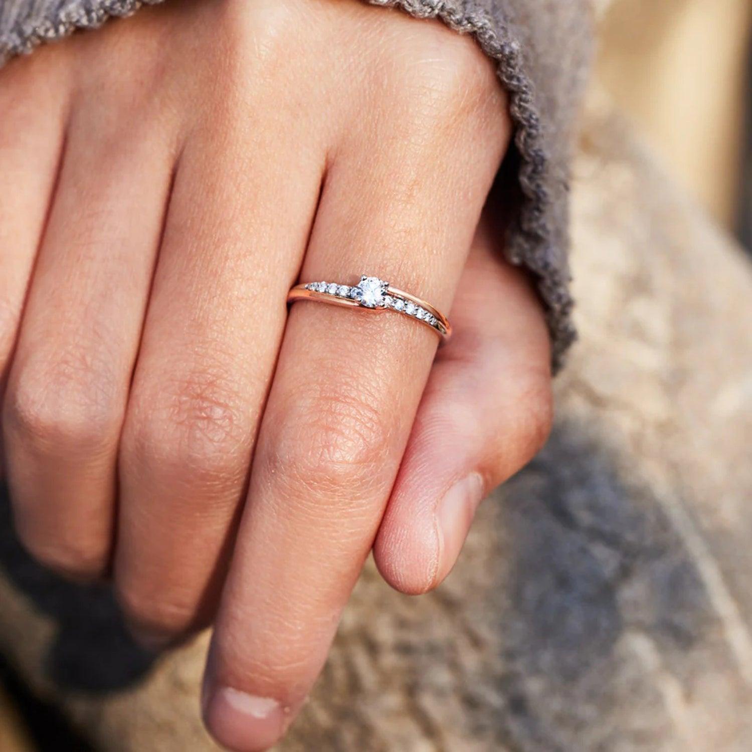 Inlaid Zircon Bicolor Rose Gold-Plated Ring Carauana Store