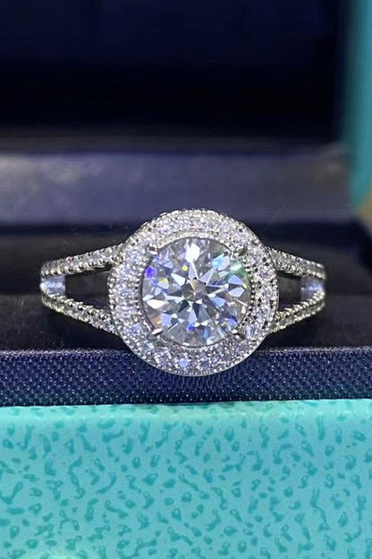 Shiny and Chic 1 Carat Moissanite Ring Carauana Store