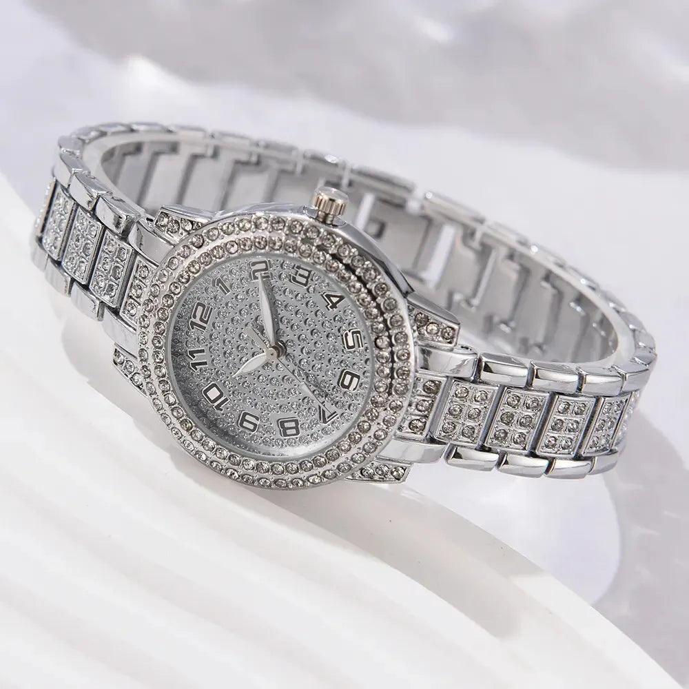 Fashion &amp; Casual Quartz Watch with Rhinestone Bracelet - Elegant Design